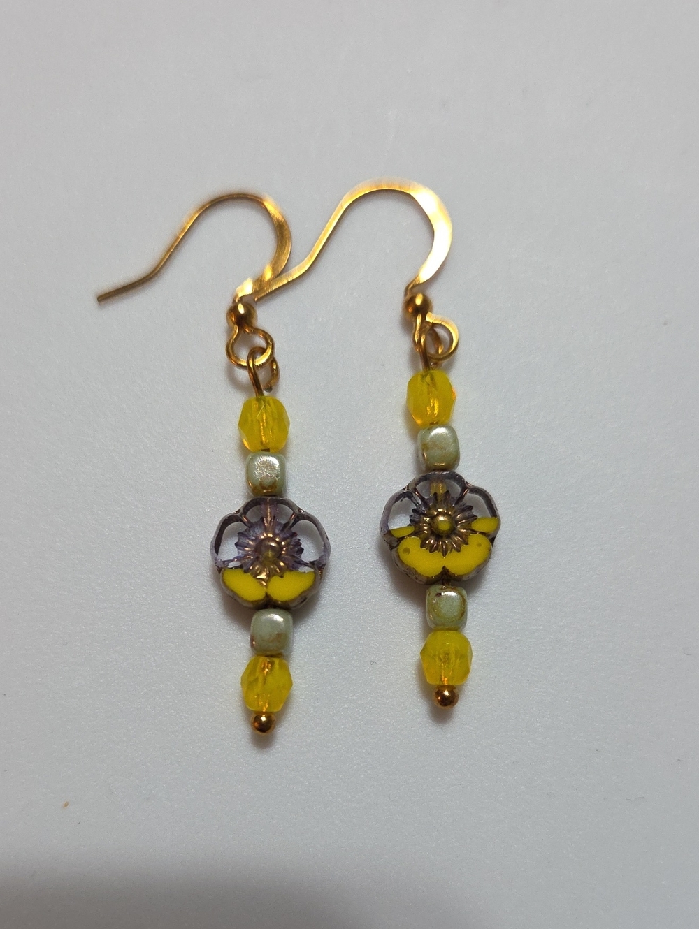 New Czech Glass Yellow Floral Bead Dangle Earrings Gold Tone Handmade Artisan
